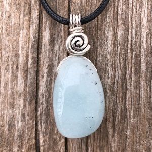 Aquamarine Pendant for Courage, Release & Calm